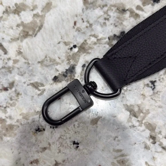 Help! Louis Vuitton strap is it authentic? - Picture 3 of 5